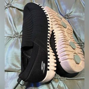 Sketchers Black GoWalk Sneakers size 8.5